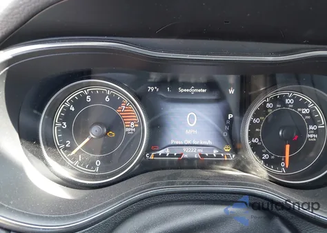 2020 Jeep Cherokee Limited 4X4 из США, поврежденный, VIN 1C4PJMDX1LD611565